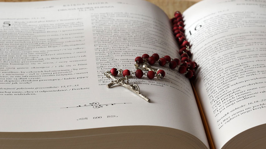Котра найбільша заповідь? rosary-1766388_1280